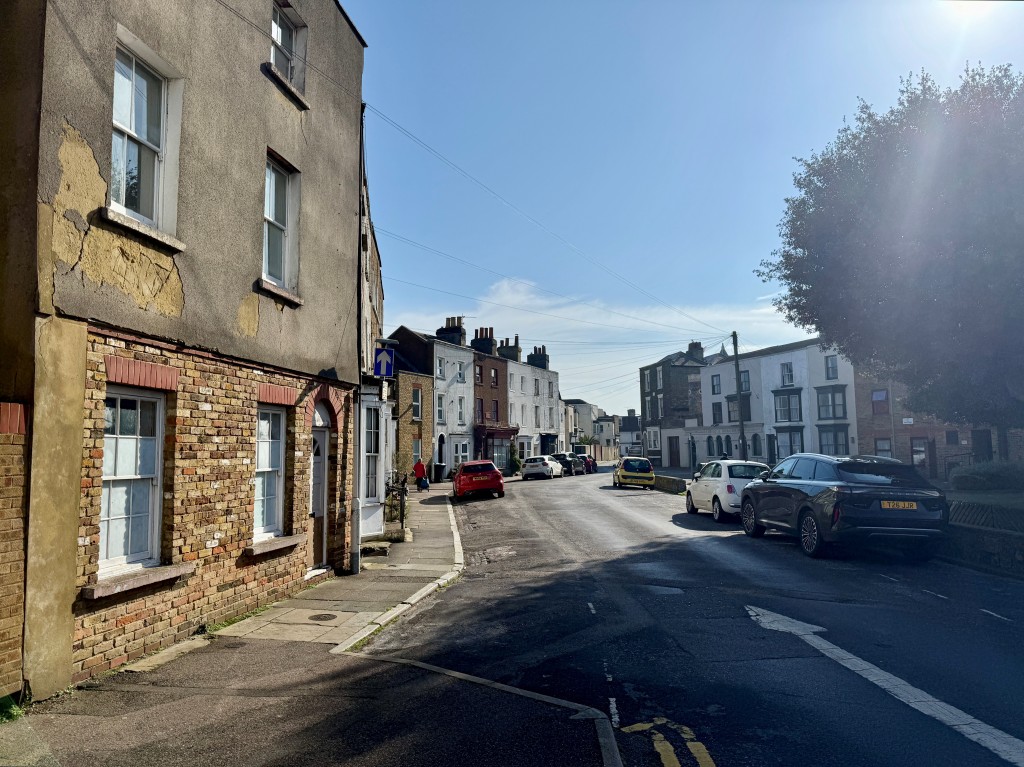 Lot: 109 - SIX-BEDROOM HOUSE FOR IMPROVEMENT - View of Charlotte Square